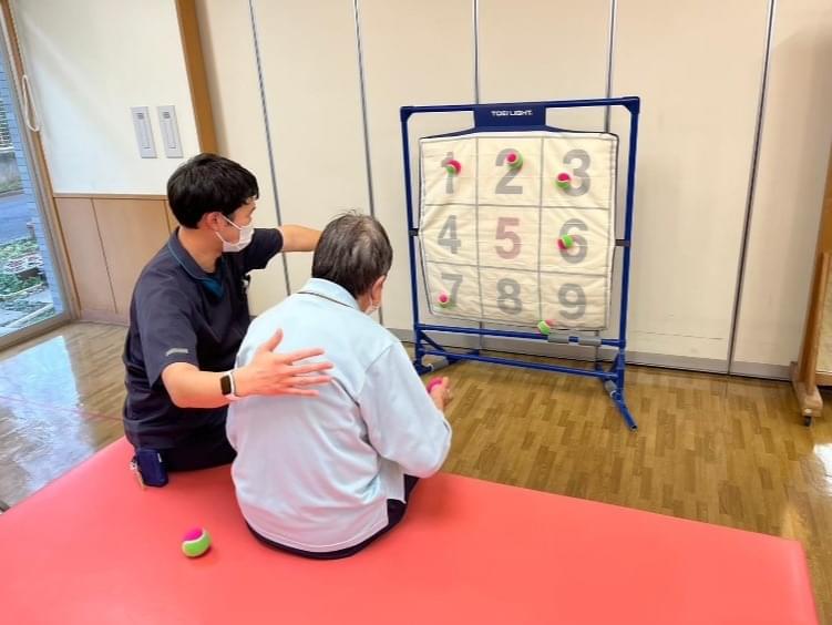【上肢の運動、距離感を掴む練習】